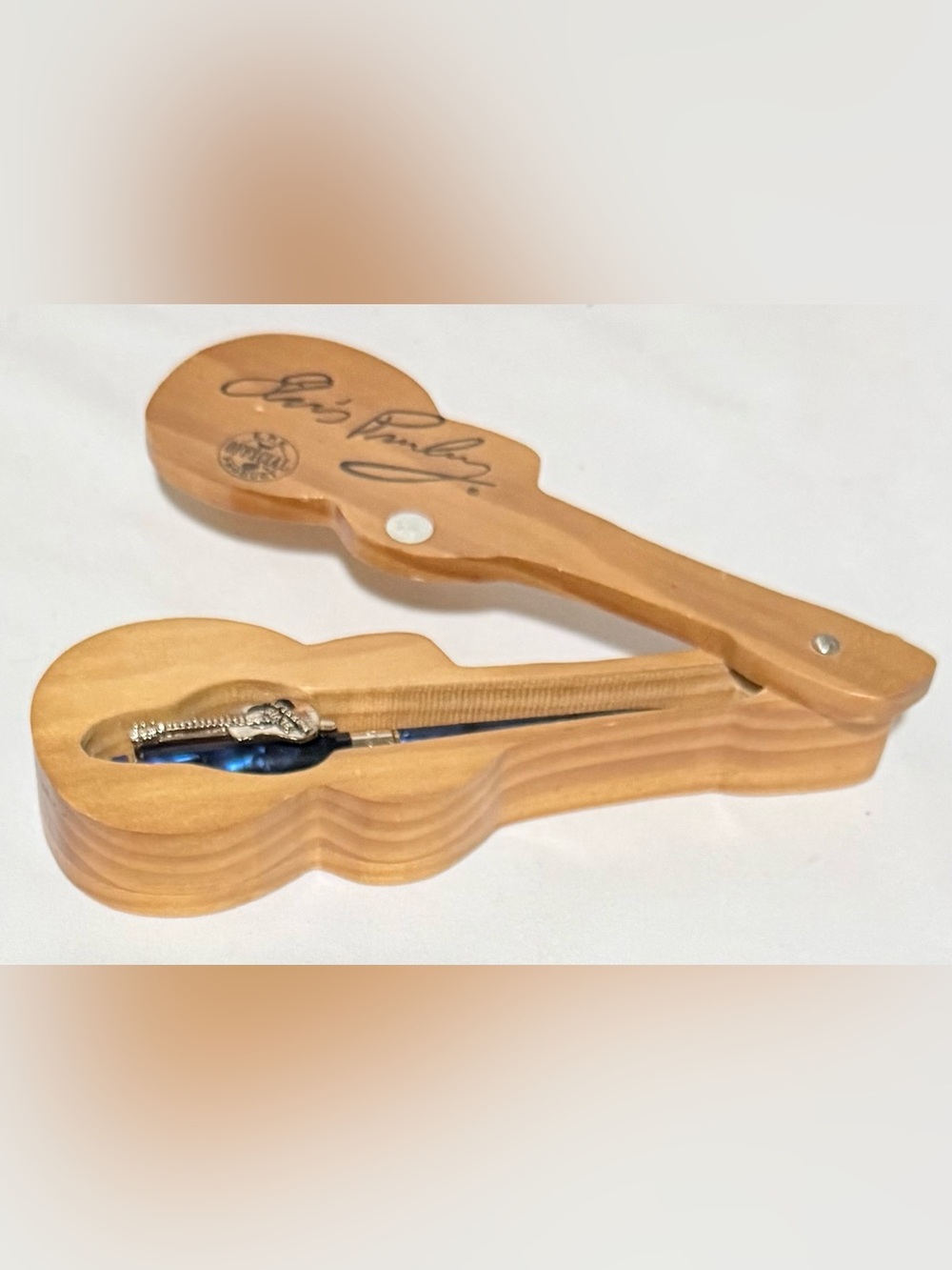 Elvis Presley Guitar Ink Pen With Wooden Guitar Case E.P.E Official